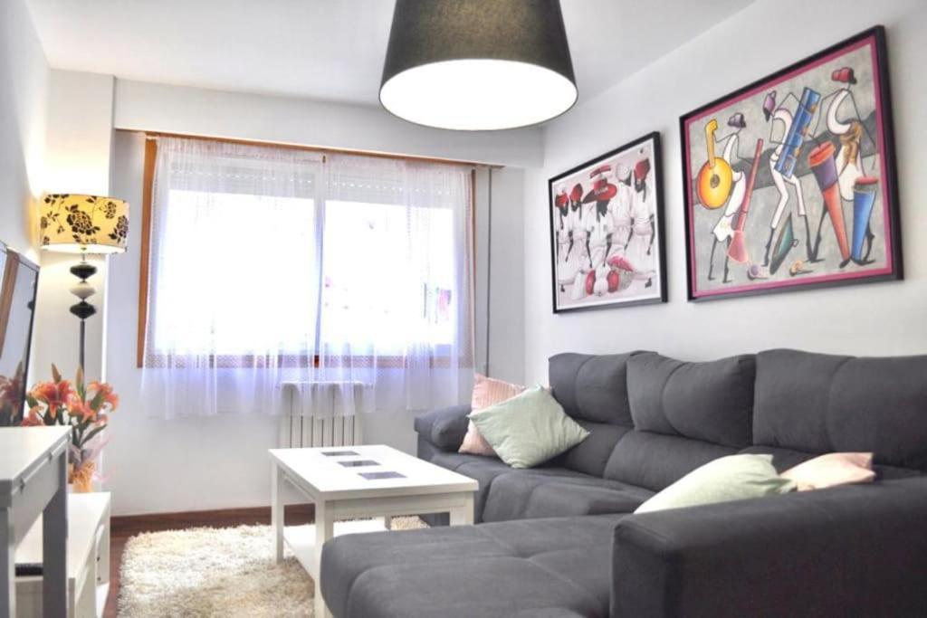 Curros Enriquez Rd, Centrico, Plaza Garage Apartment Ourense Ngoại thất bức ảnh