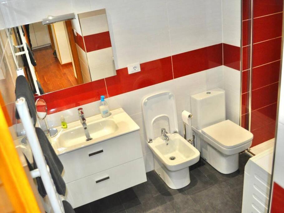 Curros Enriquez Rd, Centrico, Plaza Garage Apartment Ourense Ngoại thất bức ảnh