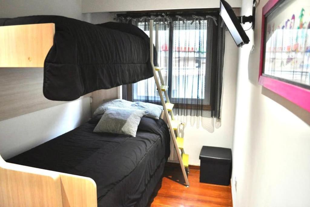 Curros Enriquez Rd, Centrico, Plaza Garage Apartment Ourense Ngoại thất bức ảnh